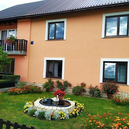 Apartman Niki Lic Ngoại thất bức ảnh