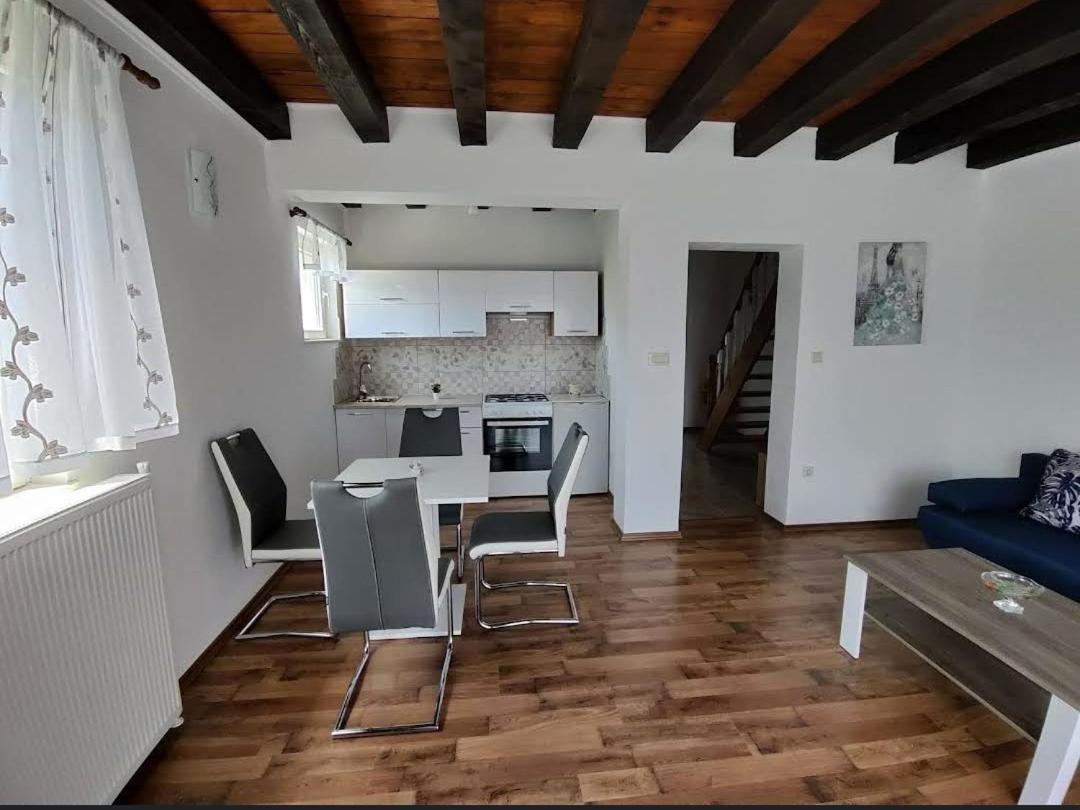 Apartman Niki Lic Ngoại thất bức ảnh